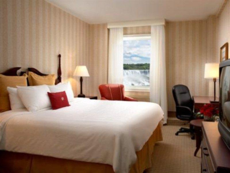 The Brock Fallsview, Tapestry By Hilton 4* Niagara Falls